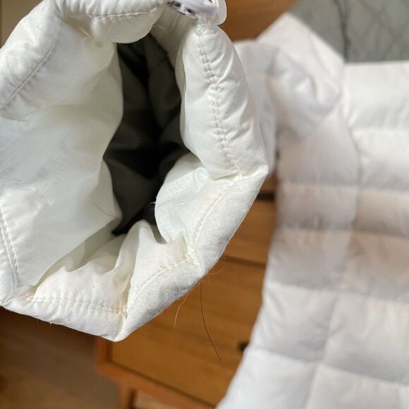 Puma Fomula 1 Scuderia Ferrari Down Jacket Medium White Puffer - Picture 7 of 9